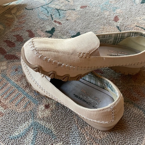 Sketchers Jaywalk relaxed fit with memory foam size 7 Pre Loved - Picture 3 of 5